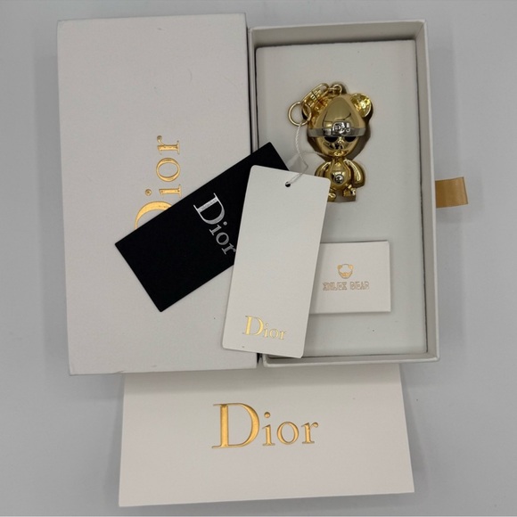 Christian Dior Inlex Bear Keychain Bag
Charm
NWT & Box! - Picture 3 of 13